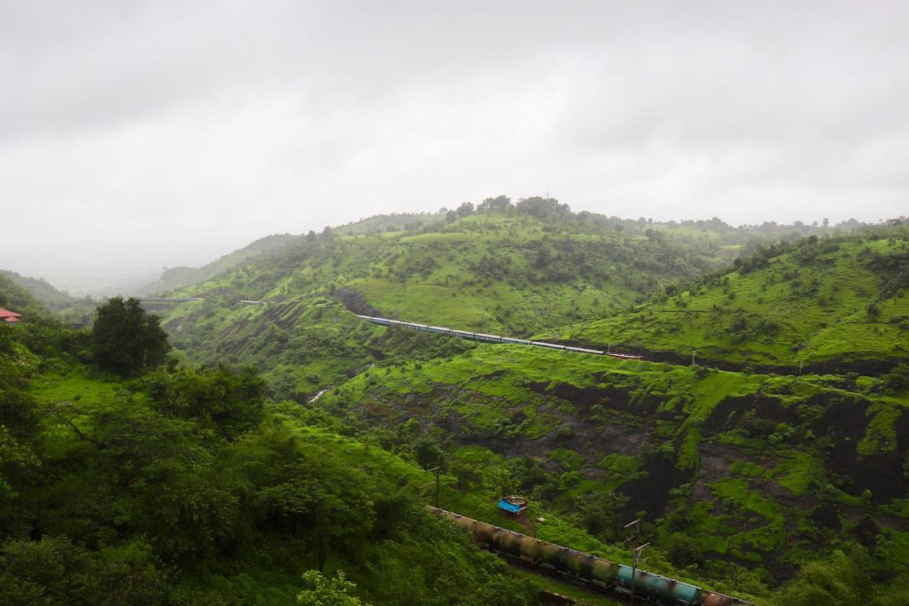 Manas Resort With Petting Zoo, Igatpuri Esterno foto