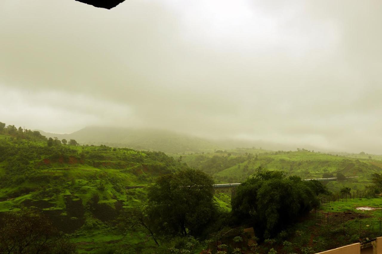 Manas Resort With Petting Zoo, Igatpuri Esterno foto